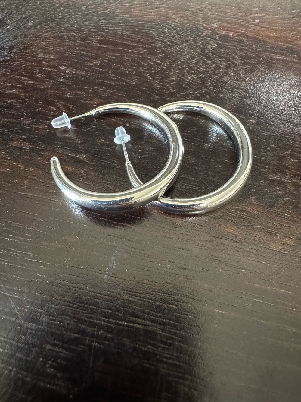 *FREE w/ purchase Lightweight Silver Hoop Earrings
